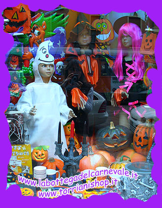 Negozio Torriani Halloween costumi e travestimenti per bambini: costumi da strega, costume da fantasmino...e tante maschere ed accessori